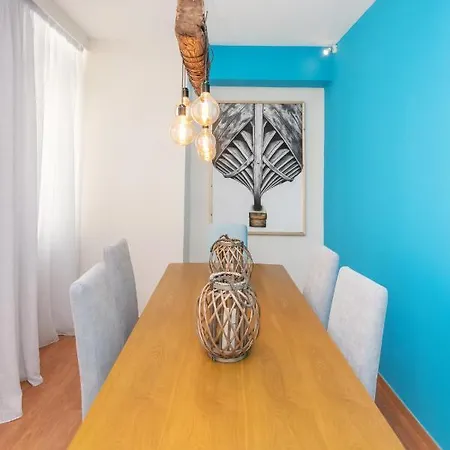 La Belle Vie * Tínos