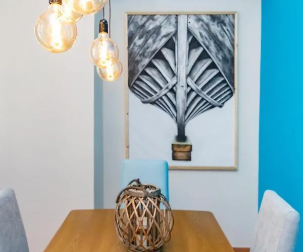 La Belle Vie * Tínos